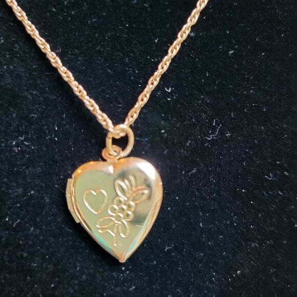 Locket - Heart to Heart on back - Picture 1 of 3